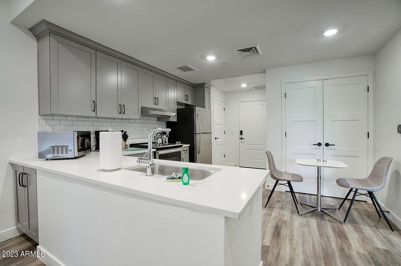475 N 9th St #216, Phoenix, AZ 85006