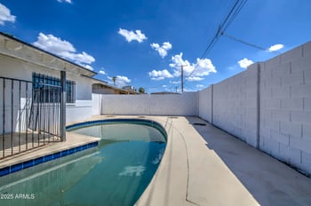 4750 39th Dr, Phoenix, AZ 85019