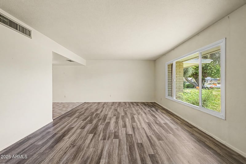 4750 Acoma Dr, Glendale, AZ 85306