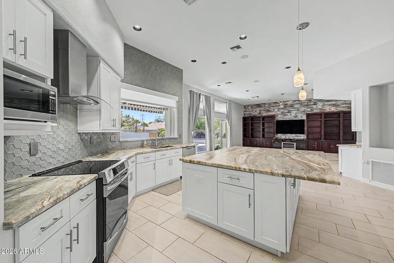 4753 W Fallen Leaf Ln, Glendale, AZ 85310