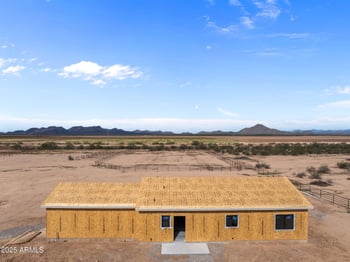 47530 Ray St, Aguila, AZ 85320