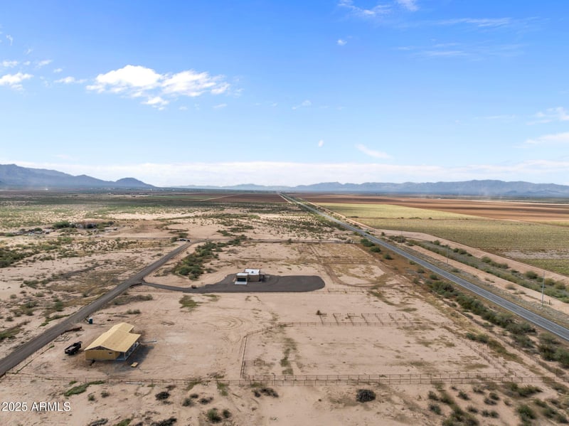 47530 Ray St, Aguila, AZ 85320