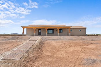 47530 Ray St, Aguila, AZ 85320
