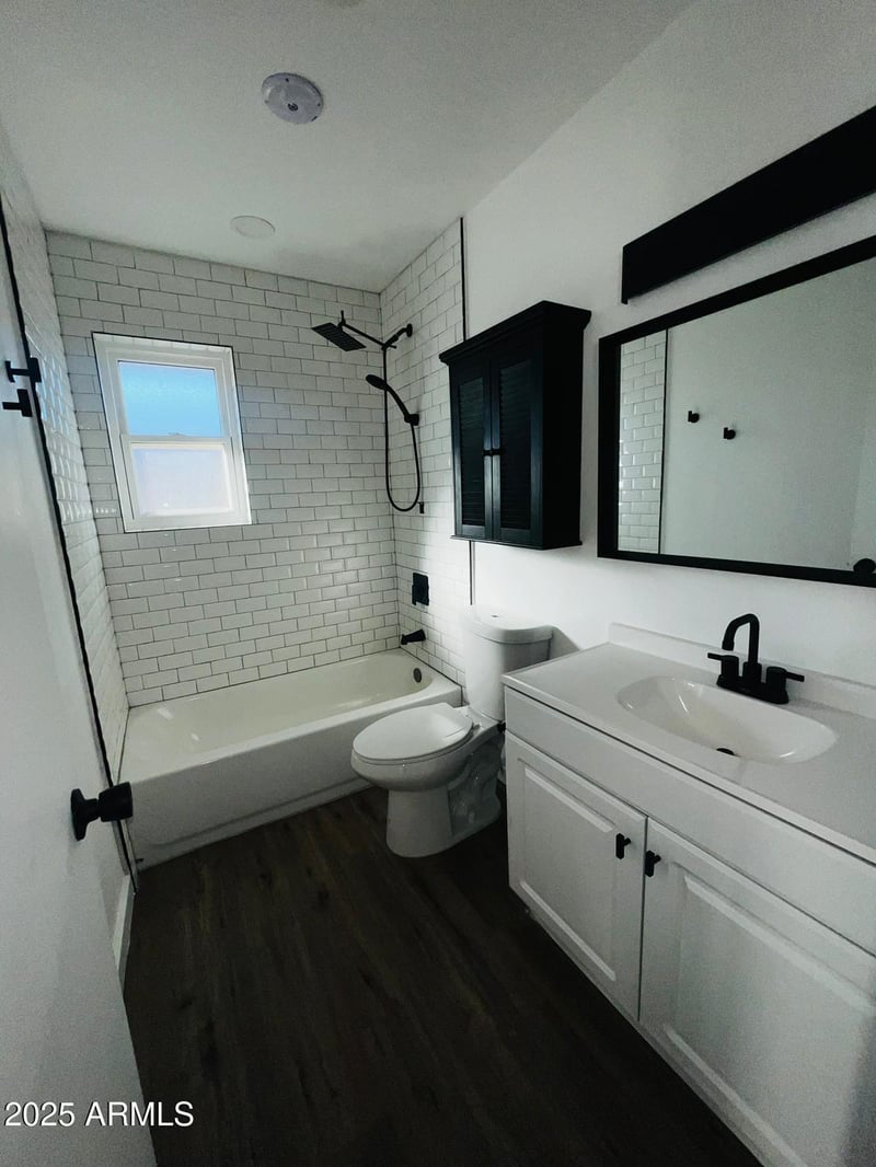 4756 Moreland St, Phoenix, AZ 85008