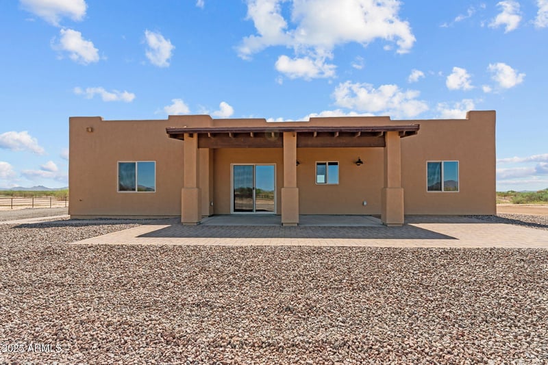 47562 Ray St, Aguila, AZ 85320
