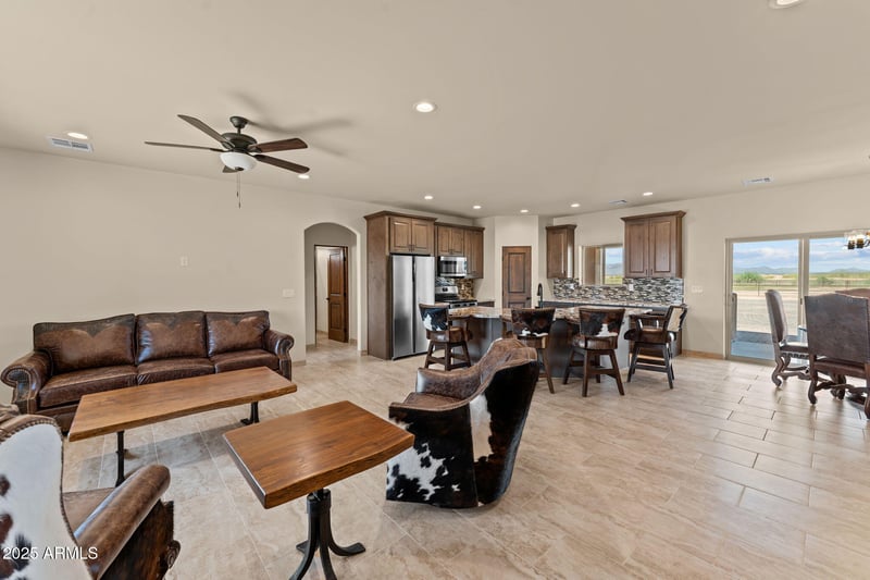 47562 Ray St, Aguila, AZ 85320