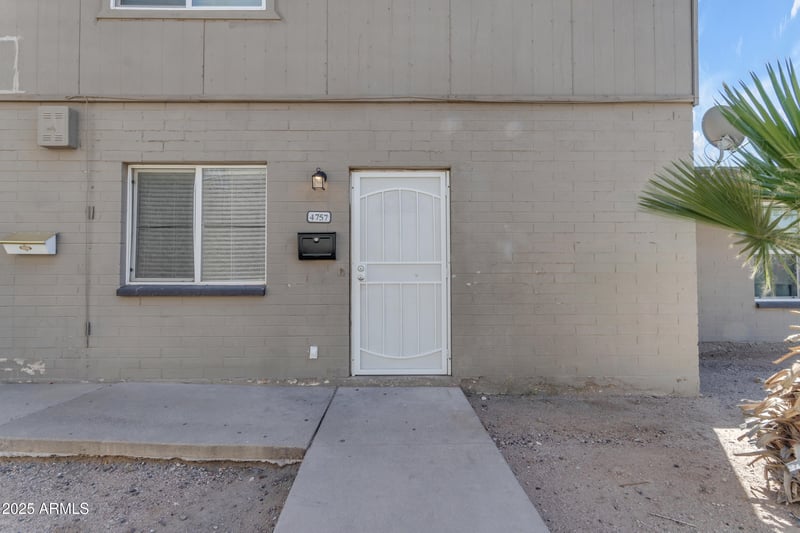 4757 Belleview St, Phoenix, AZ 85008
