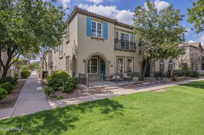 4758 Waterman St #101, Gilbert, AZ 85297