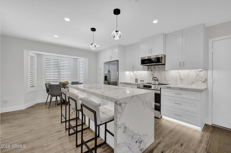 4760 W Wahalla Ln, Glendale, AZ 85308