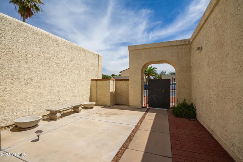 4760 Wahalla Ln, Glendale, AZ 85308