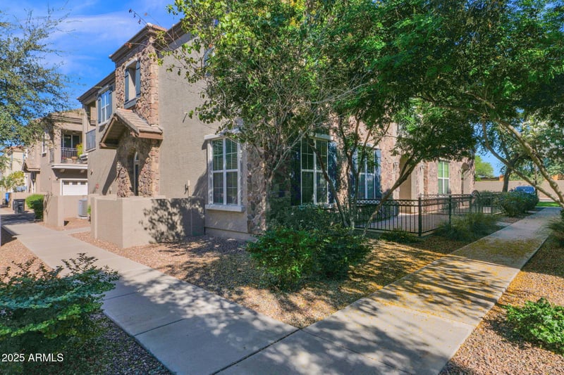 4761 Portola Valley Dr #102, Gilbert, AZ 85297