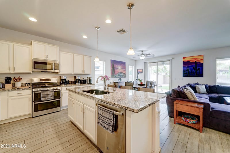 477 Red Mesa Trl, San Tan Valley, AZ 85143