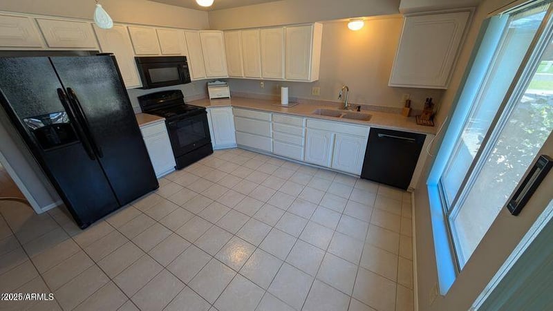 4773 Hopi St, Phoenix, AZ 85044