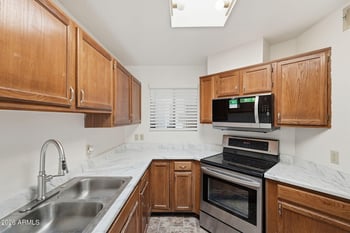 4775 Mission Ln, Glendale, AZ 85302