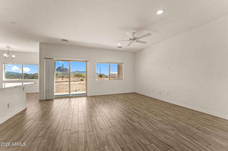 47821 N 43rd Ave, New River, AZ 85087