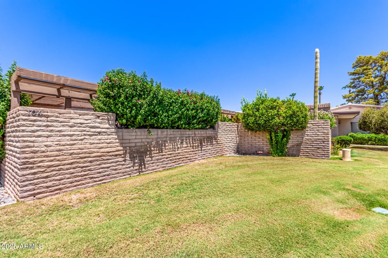 4800 68th St #104, Scottsdale, AZ 85251