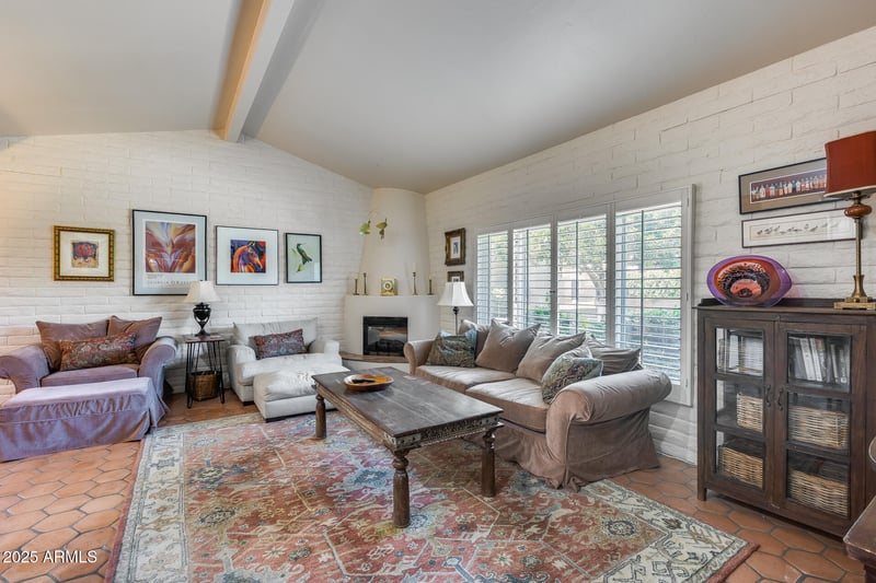 4800 68th St #223, Scottsdale, AZ 85251