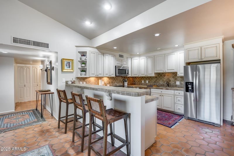 4800 68th St #223, Scottsdale, AZ 85251