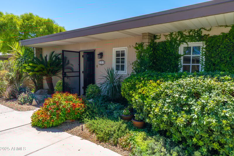 4800 68th St #313, Scottsdale, AZ 85251