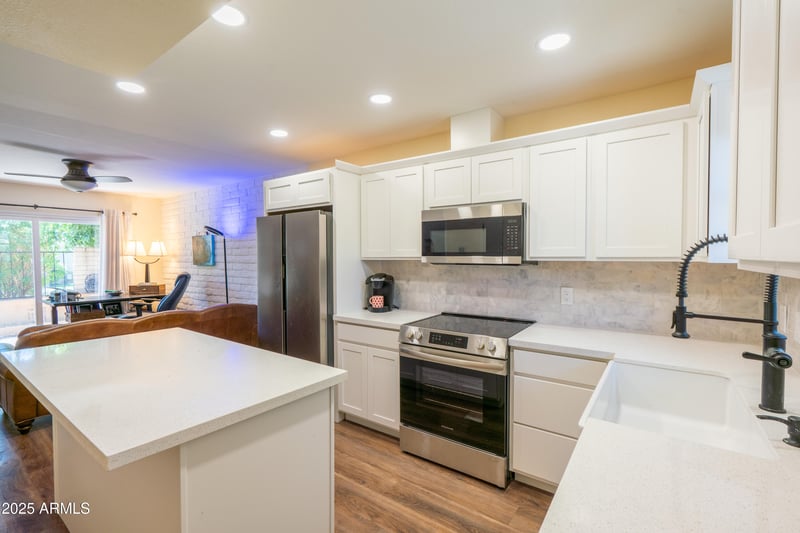 4800 68th St #313, Scottsdale, AZ 85251