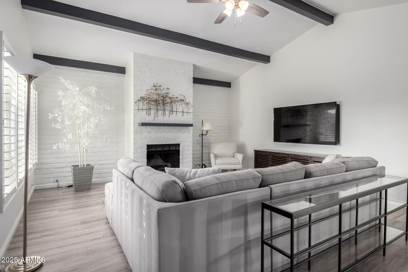 4800 68th St #385, Scottsdale, AZ 85251