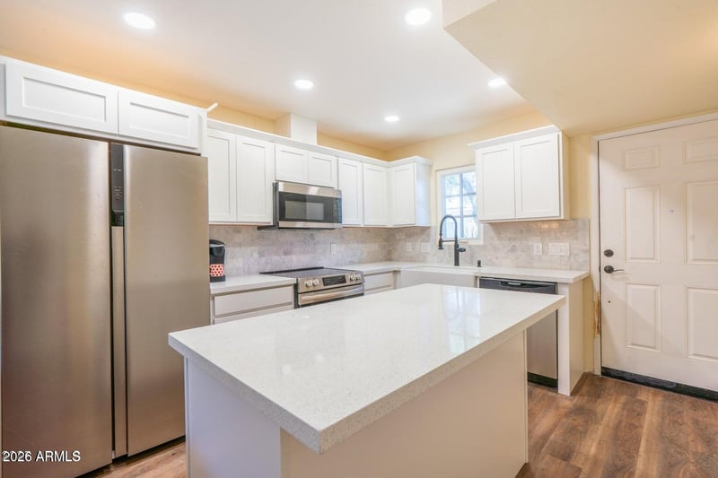 4800 68th St #313, Scottsdale, AZ 85251