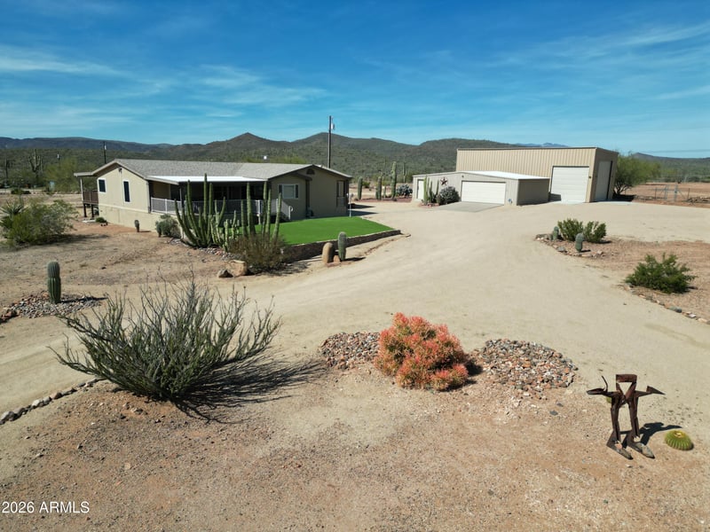 48006 41st Ave, New River, AZ 85087