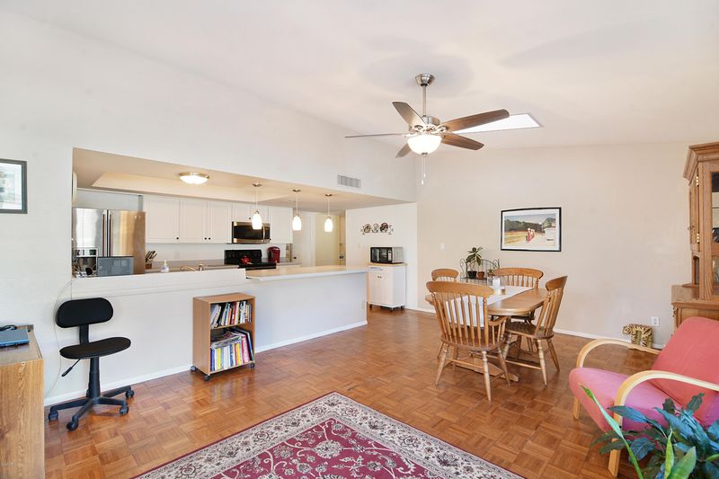 4802 E Ahwatukee Dr, Phoenix, AZ 85044