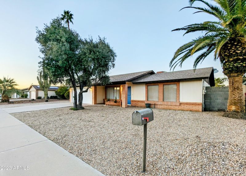 4802 W Lavey Rd, Glendale, AZ 85306