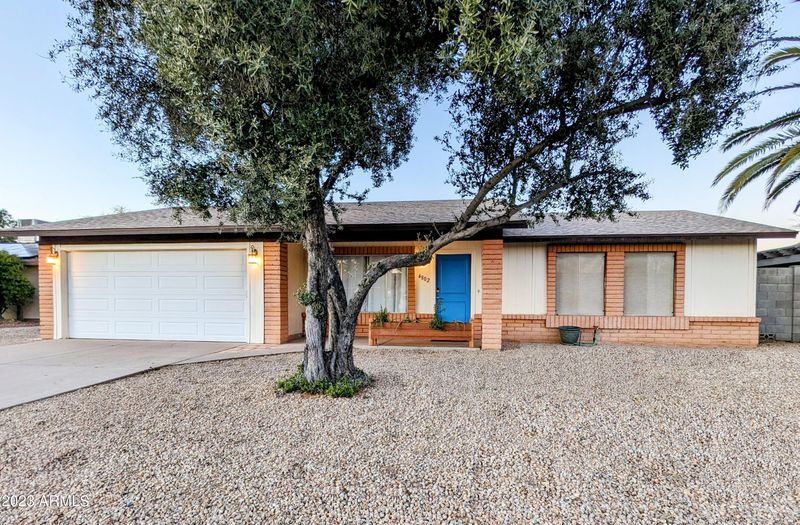 4802 W Lavey Rd, Glendale, AZ 85306