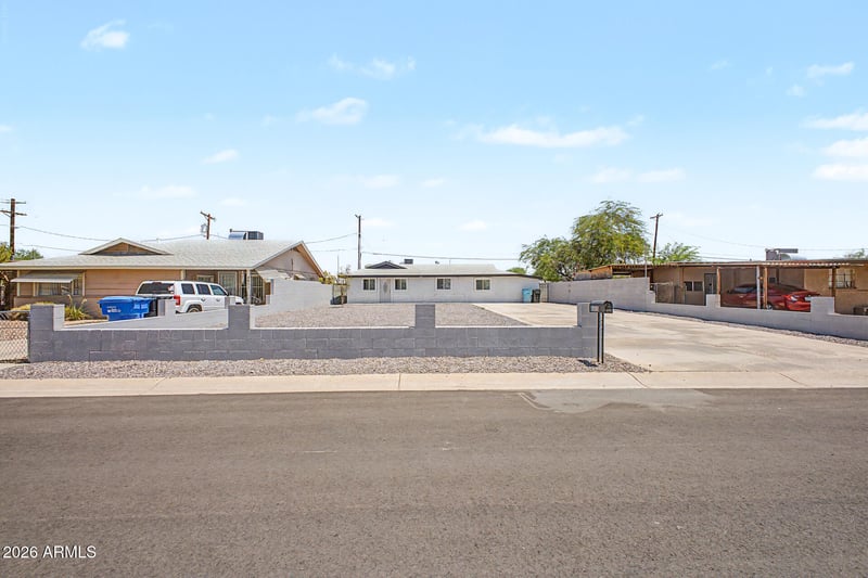 4805 S 35th Dr, Phoenix, AZ 85041