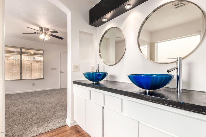 4806 W Kerry Ln, Glendale, AZ 85308