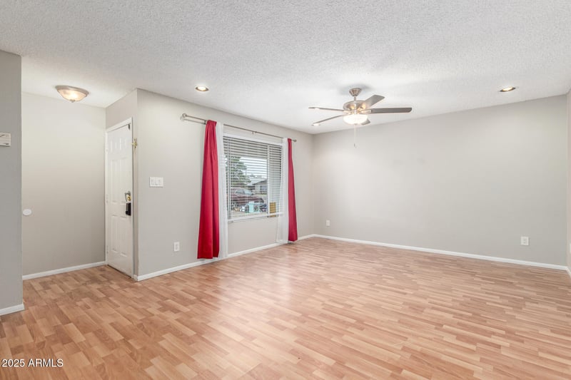 4810 Laurel Ln, Glendale, AZ 85304