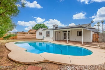 4810 Laurel Ln, Glendale, AZ 85304