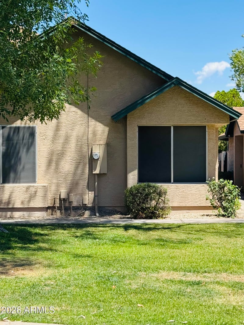 4810 W Manzanita Dr, Glendale, AZ 85302