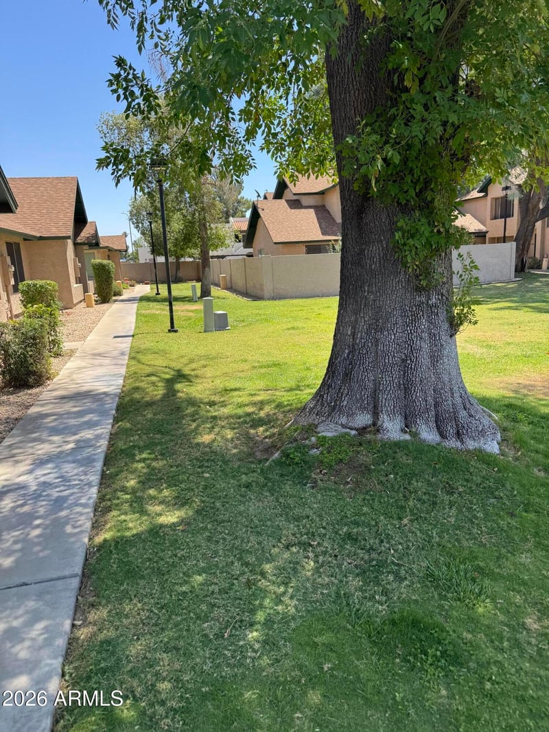 4810 W Manzanita Dr, Glendale, AZ 85302