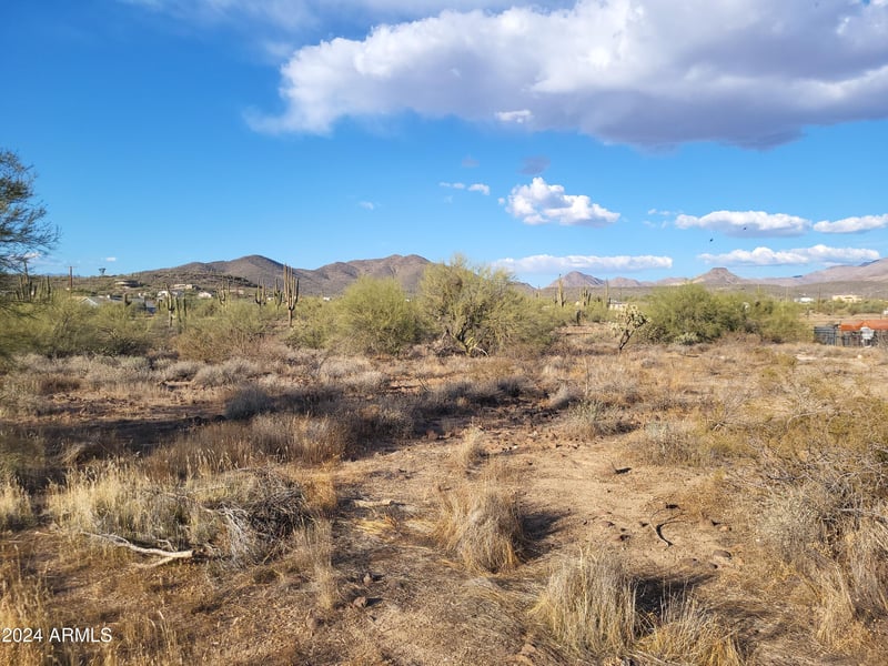 48111 7th Ave, New River, AZ 85087