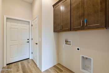 48111 7th Ave, New River, AZ 85087