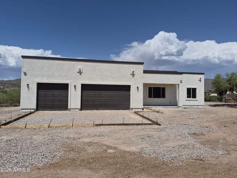 48111 N 7th Ave, New River, AZ 85087
