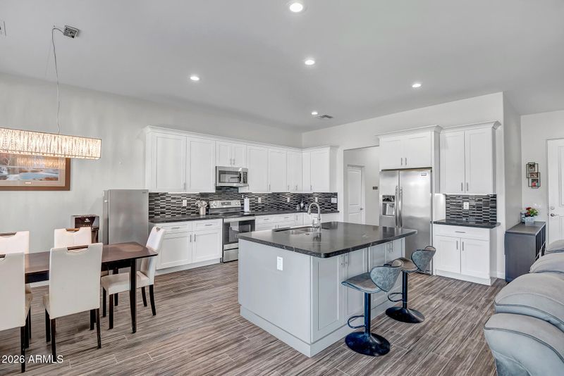 48129 N 15th Ave, New River, AZ 85087