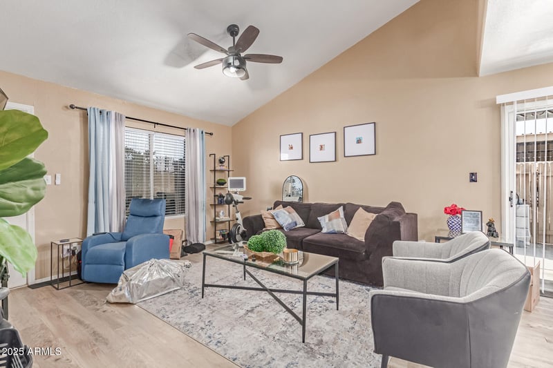 4814 Rose Ln, Glendale, AZ 85301