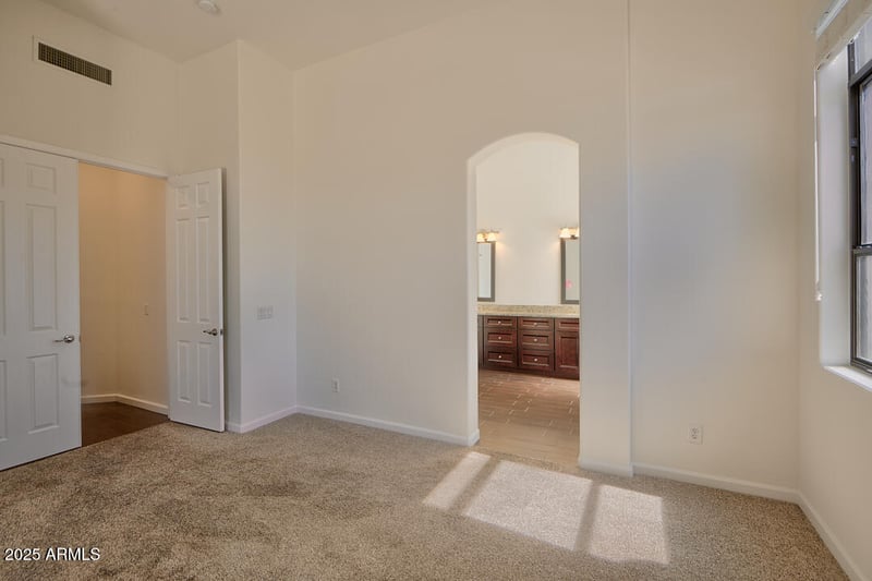 4815 Daley Ln, Phoenix, AZ 85054