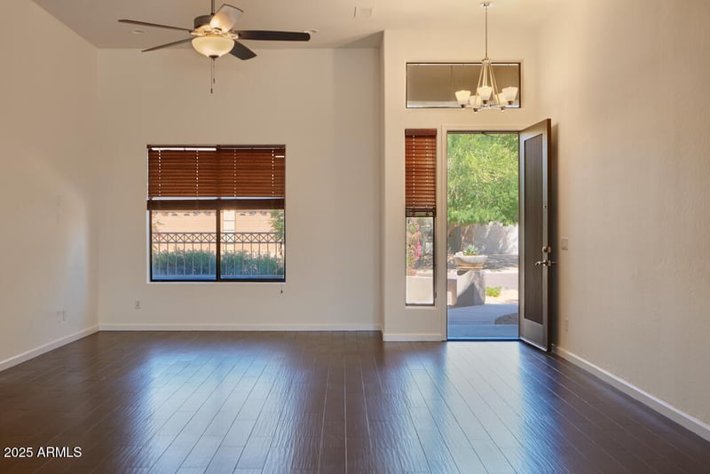 4815 Daley Ln, Phoenix, AZ 85054