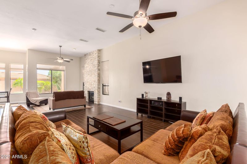 4815 E Daley Ln, Phoenix, AZ 85054