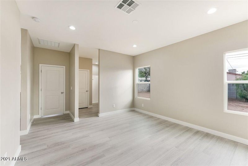 4815 S 37th Ave, Phoenix, AZ 85041
