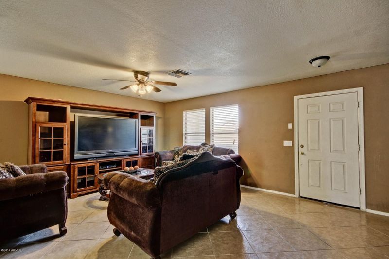 4816 S 25th Dr, Phoenix, AZ 85041