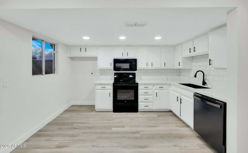 4818 W Rose Ln, Glendale, AZ 85301
