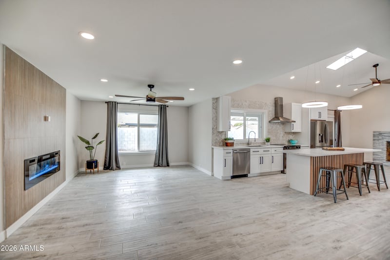 4819 W Dahlia Dr, Glendale, AZ 85304