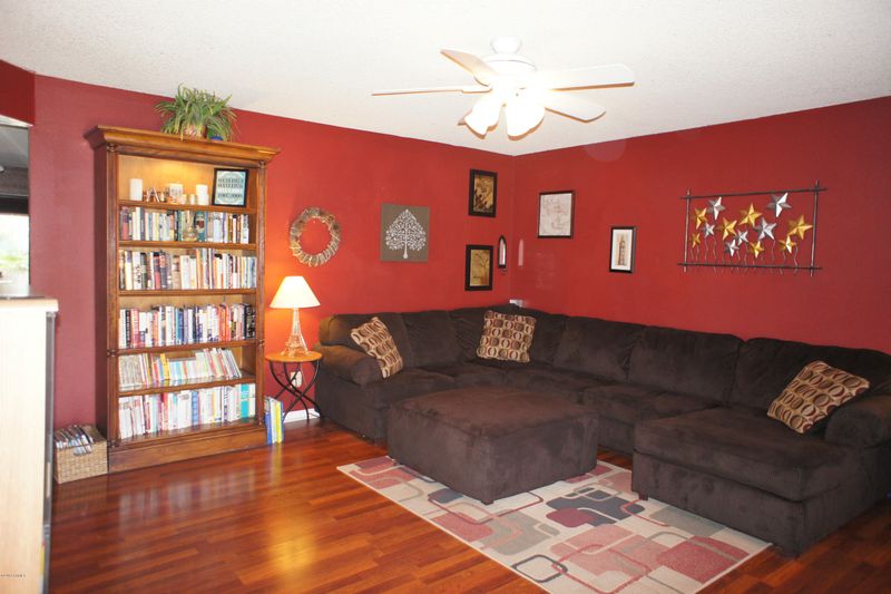 4821 W Carol Ave, Glendale, AZ 85302