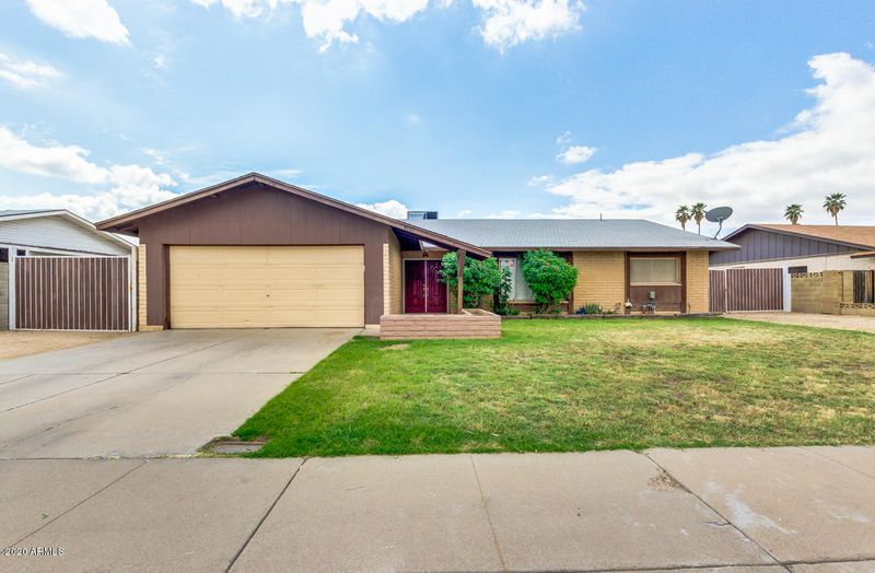 4821 W Solano Dr S, Glendale, AZ 85301